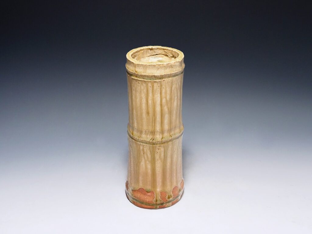 47.竹かた花入（共箱）