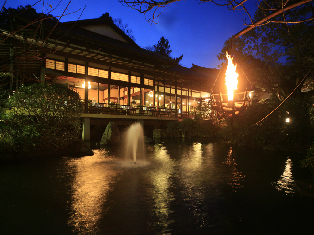 夜間ライトアップをお楽しみいただけます